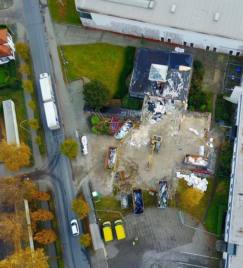 Während in Köln und anderen Karnevalshochburgen die Stimmung bebt, lässt markilux in Emsdetten die Bagger kommen