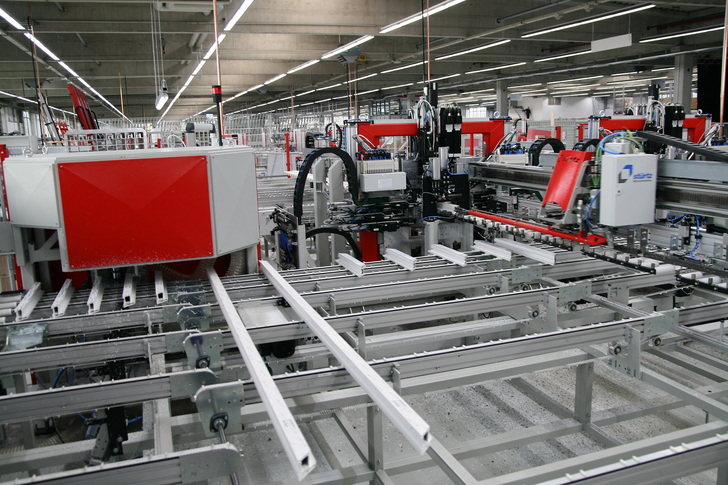 PVC-Fensterfertigungsstraße bei Aldra in Marl