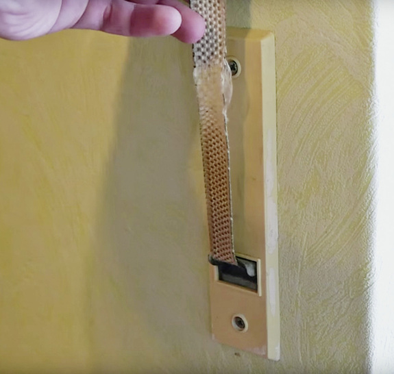 



Der Gurtaustausch gehört immer noch zu einem großen Teil zum Reparaturaufkommen bei R+S Betrieben.
