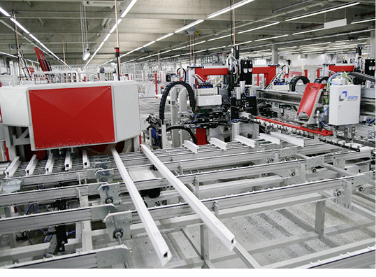 
PVC-Fensterfertigungsstraße bei Aldra in Marl



