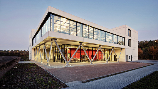 






Dieses Gebäude mit DGNB Zertifikat in Gold besitzt Gläser von Saint-Gobain.
