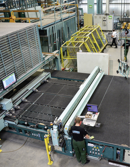 
Höchste Effizienz bei Zuschnitt, Sortierung und späterer ISO-Beschickung bringt bei Glas Schöninger die jüngste Investition in aktuelle A+W Software.
