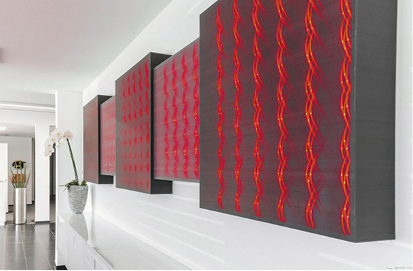 



Das Montagesystem aus LED-Kit, Rückwand und Verbundglas (mit Gewebe) ist reversibel montierbar.
