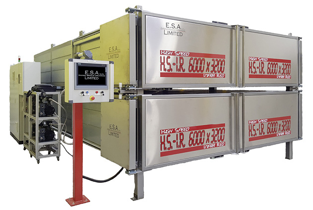 
Der neue Laminierofen H.S. – I.R. 6000 × 3200 wurde entwickelt, um VSG und Verbundgläser auch bei hoher Prozessgeschwindigkeit optimal verarbeiten zu können. 
