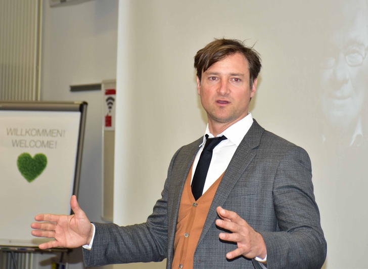 Prof. Dr. Guido Ellert wollte früher einmal Bergsteiger werden. Jetzt hat er eine Professur für Wirtschaftspsychologie