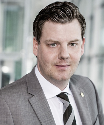 <p>
Sebastian Schmid ist mit seiner Stellung als Abteilungsleiter der Messe Stuttgart auch für die R+T 2018 in Stuttgart verantwortlich.
</p>