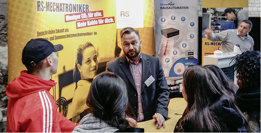 



Der Kölner Obermeister Andre Urban nimmt die Dinge gerne selbst in die Hand, wenn es um das Thema Ausbildung geht.
