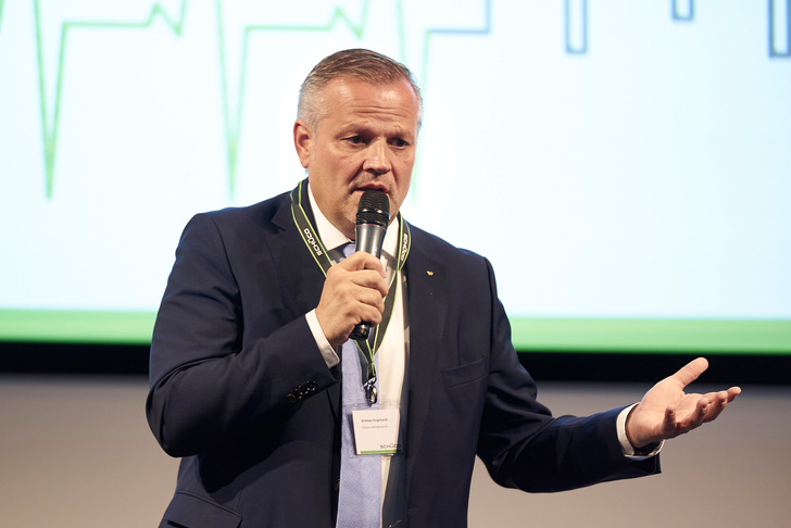 Andreas Engelhardt, geschäftsführender und persönlich haftender Gesellschafter von Schüco, eröffnete die Hochschulkonferenz “building healthy buildings“. - © Schueco
