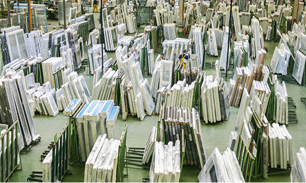 



Es werden mehr Einheiten importiert (vor allem aus Polen) und weniger Fenster exportiert. 
