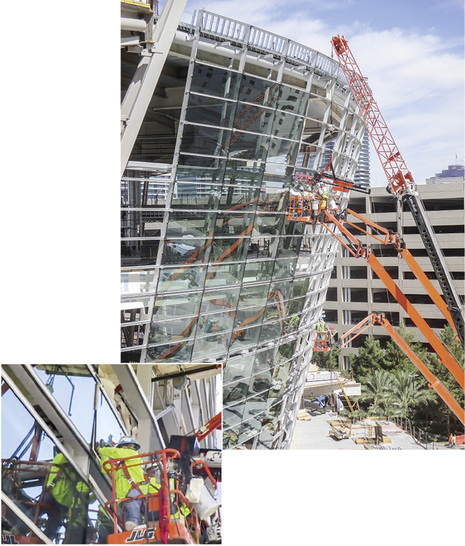 



Bei der T-Mobile Arena in Las Vegas wurden die ISO-Einheiten vor Ort kalt gebogen in die Rahmenelemente der Fassade gepresst.
