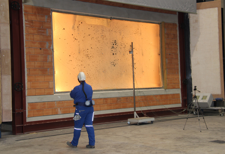 Live zu sehen: Fassadeneckprüfung beim Internationalen ift-Brandschutzforum am 21. und 22. Juni 2017 in Rosenheim.