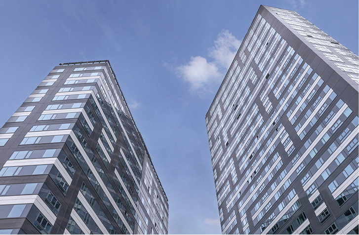 



Ein besonderer Clou des Gebäudes ist die weitläufige, begrünte Dachterrasse in 120 m Höhe. Diese Terrasse steht allen Bewohnern offen und bietet atemberaubende Panoramablicke auf die Umgebung. 
