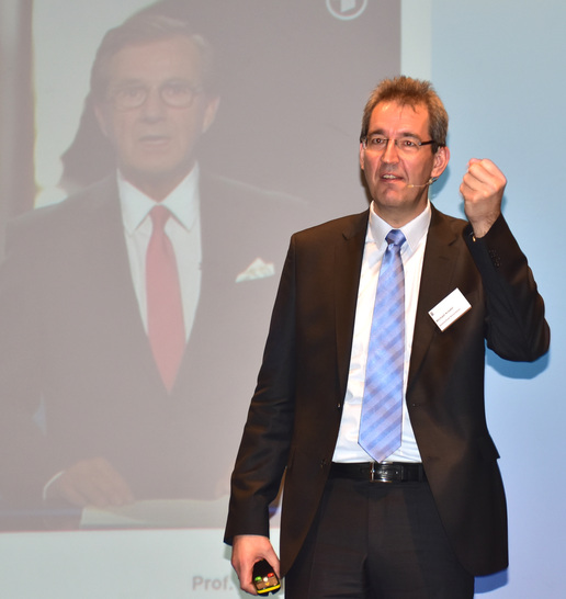 Für Prof. Krödel, FH Rosenheim ist klar: “Sie werden den Trend nicht aufhalten — es wird kommen, entweder mit Ihnen oder ohne Sie.“