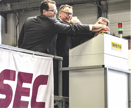 



Nach rund sechs Monaten Montage ist es geschafft und die neue ISO-Anlage wurde offiziell in Betrieb genommen.
