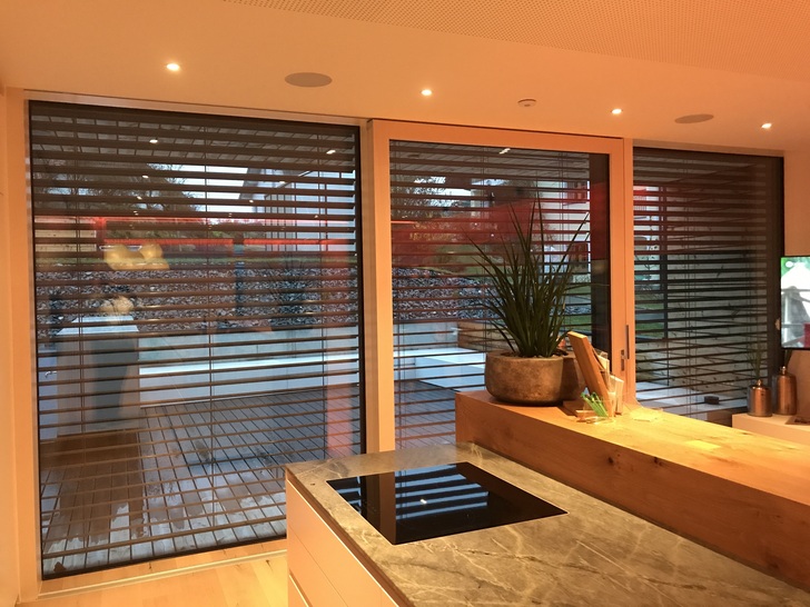 Im Smart Home kann der Sonnenschutz seine vielen Möglichkeiten perfekt ausspielen.