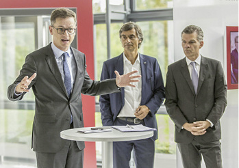 
Carsten Linnemann bei seiner Rede, außerdem Dirk Seitz und MdB Ingo Wellenreuther



