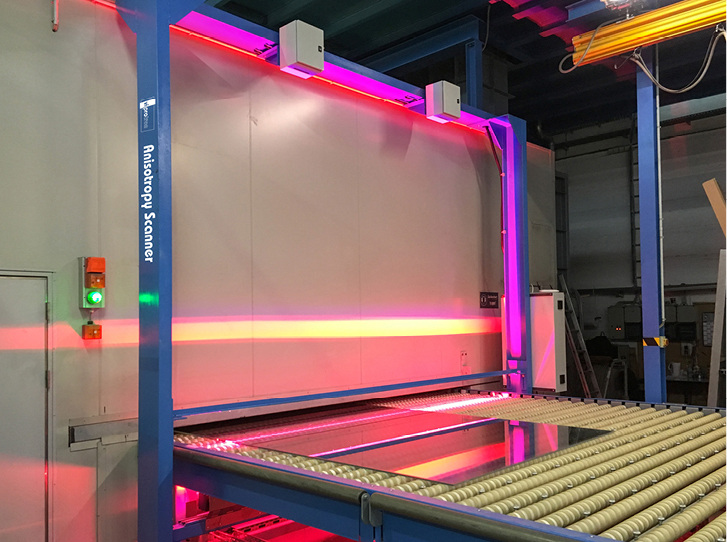 



Zur Anisotropie-Beurteilung von vorgespannten Gläsern wird bei BGT jetzt ein Scanner eingesetzt.
