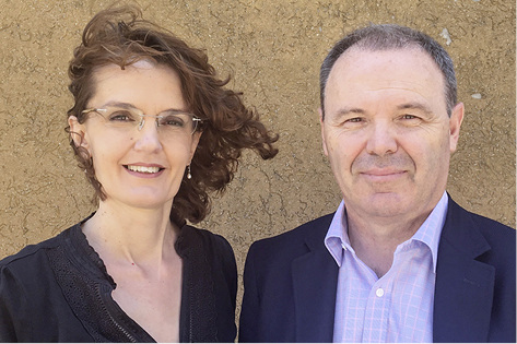 



Vitrum-Direktorin Laura Biason und Dino Zandonella Necca, Präsident des GIMAV, dem Trägerverband der Vitrum, beim Gespräch mit der GLASWELT.
