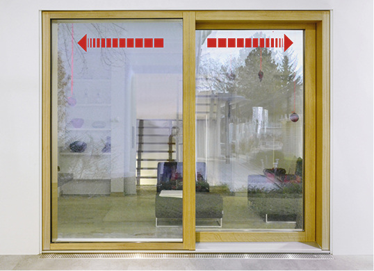 



Der Einzugsdämpfer bremst sanft ab.
