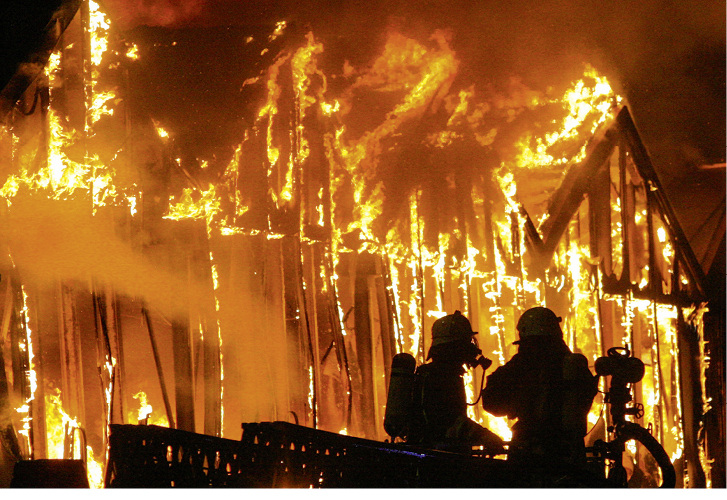 



Mit dem richtigen Brandschutz sind solche Brände oft zu verhindern, zumindest aber, dass sie Menschenleben kosten. 

