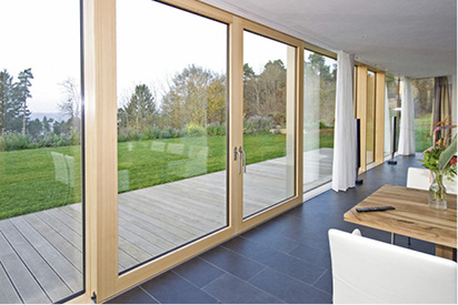 <p>
</p>

<p>
Das Merkblatt erläutert die Maßnahmen zur Werterhaltung für Außenbauteile aus Holz wie Fenster und Haustüren nach EN 14351-1 und Vorhangfassaden nach EN 13830 sowie Wintergärten. 
</p> - © Bild. Schillinger

