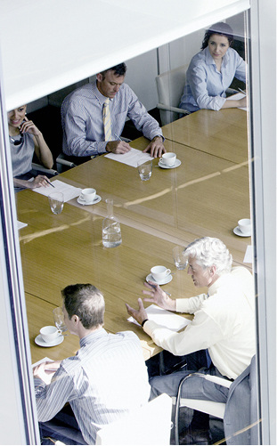 



Das Anti-Terror Glas schützt vor Durchschuss … 
