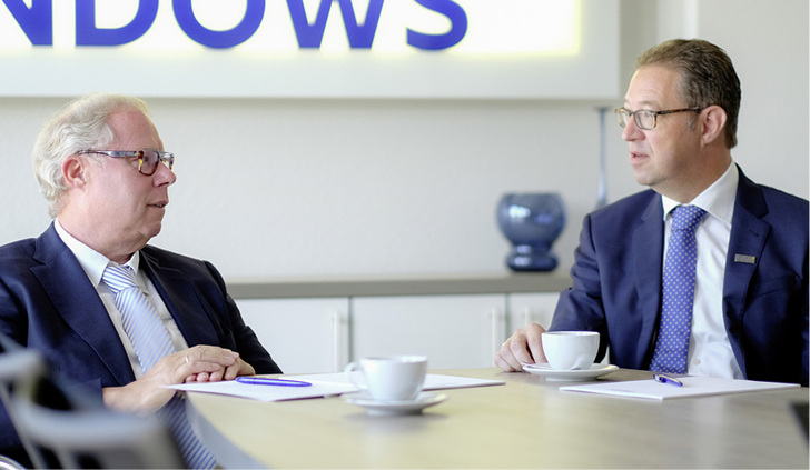 <p>
</p>

<p>
Zogen Bilanz nach einem Jahr German Windows: Geschäftsführer Manfred Frechen (l.) sowie Prokurist Helmut Paß.
</p> - © Foto: GW GERMAN WINDOWS

