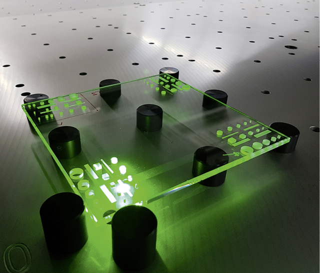 <p>
Mittels neuer Strahlquellen und verbesserter Software ist es nun möglich, die Bohrgeschwindigkeit mehr als zu verzehnfachen.
</p>

<p>
</p> - © Cerion laser GmbH

