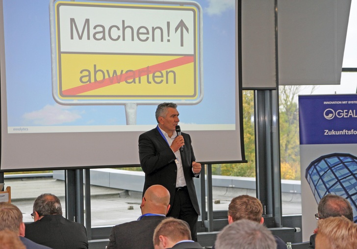 Ivica Maurovic, Sprecher der Gealan-Geschäftsleitung, bei seinem Vortrag zu den zukünftigen Herausforderungen an die Fensterbranche