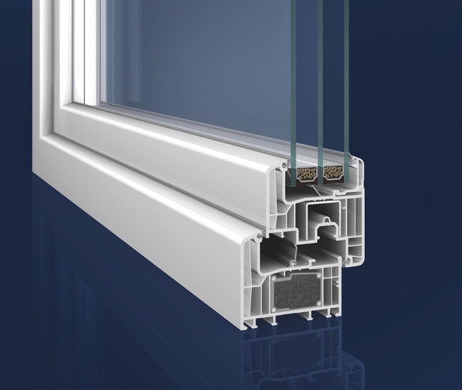 Die neue thermische Armierung von Inoutic: Hohe Stabilität und optimale Wärmedämmung dank geschäumtem hartem PVC Kern mit zusätzlicher Ummantelung und einextrudierten Stahlkabeln.