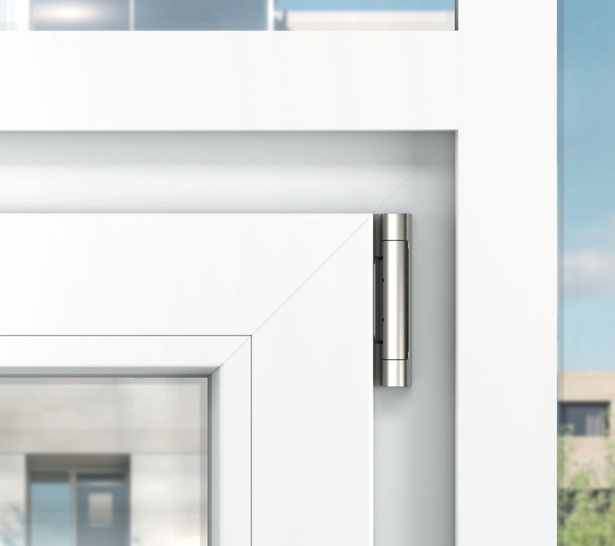 Für Roto hat die Zukunft des Drehkipp-Beschlages einen neuen Namen: “Roto NX“ heißt das Portfolio, das hohe Wirtschaftlichkeit, ausgeprägte Sicherheit, mehr Komfort und zeitgemäßes Design biete. Das Foto zeigt das neue Axerlager für die Bandseite P.