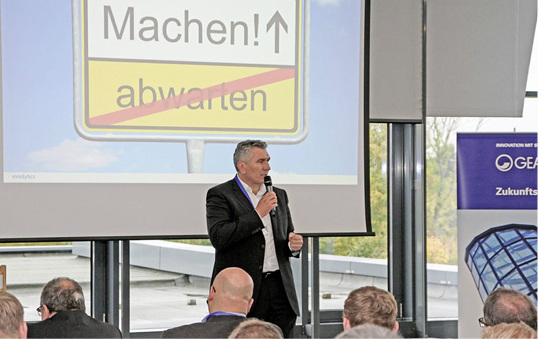 



Ivica Maurovic, Sprecher der Gealan-Geschäftsleitung, bei seinem Vortrag zu den zukünftigen Herausforderungen an die Fensterbranche
