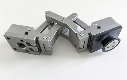 



Der neue Heavy-Duty-Beschlag versioX von Sehner verfügt in seiner stärksten Version über eine Tragkraft von bis zu 600 kg.
