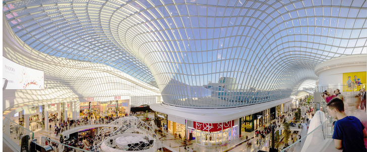 



Das freitragende und geschwungene Glasdach in Melbourne wurde mit Gewe-therm sun 4SG Wärmedämmverglasung von Schollglas ausgeführt.
