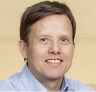 



Daniel Mund 



Der gelernte Schreiner und Bauingenieur Daniel Mund ist seit 2001 als Medienmacher aktiv. Seit 2014 ist er GLASWELT Chefredakteur und gleichzeitig verantwortlich für das Ressort Fenster, Fassade und Bauelemente.






Schreiben Sie mir Ihre Meinung zum Gastkommentar: mund@glaswelt.de
