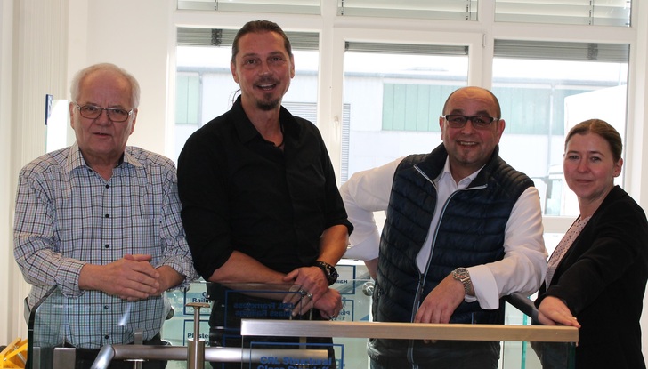 v.j.:Heinz-Diether Fuhrmann (Gebiet West), Markus Hof (Gebiet Süd-Ost) und Dietmar Hafner (Österreich und Schweiz) werden von Nathalie Peters, Business Development Manager, begrüßt.