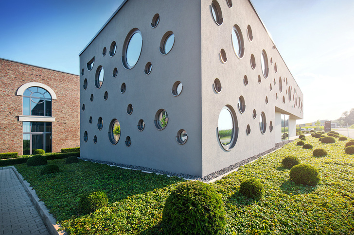 Blick in die Produktion des Fenstersonderbauspezialisten