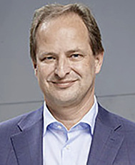 <p>
CEO Othmar Sailer freut sich über die gute Auftragslage bei der Lisec-Gruppe. 
</p>

<p>
</p> - © Bild Lisec

