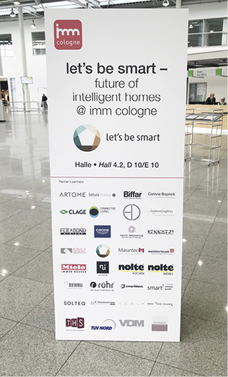 
Sehr prominent war auf der IMM das Thema Smarthome zu erkennen, das von vielen Herstellern aus der Möbel- und Elektrogerätebranche unterstützt wurde.



