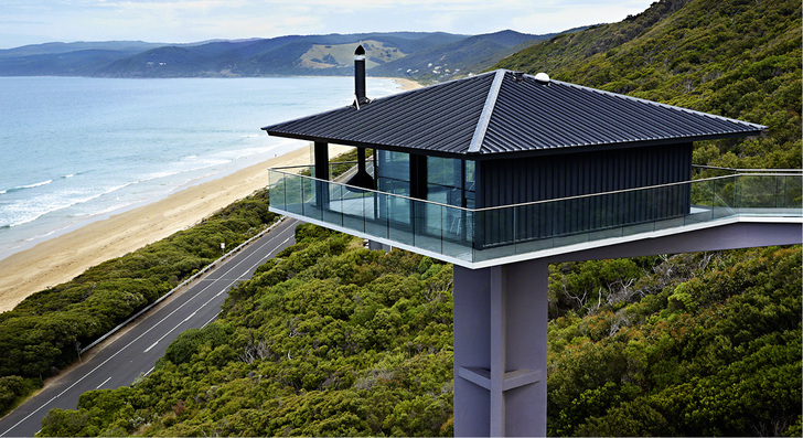 



Hier schützt ein Geländer-system von Q-railing vor Absturz. Schwindelfrei muss man trotzdem sein. 
