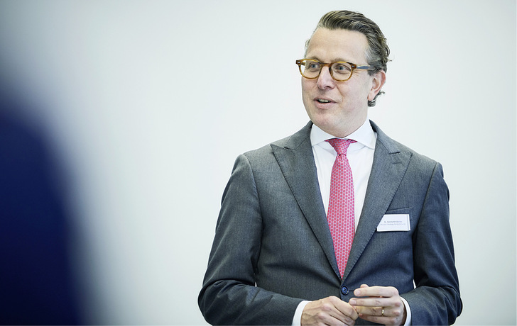 <p>
</p>

<p>
Dr. Constantin Greiner leitet bei der Munich Strategy Group den Geschäftsbereich Bau. 
</p> - © Foto: Munich Strategy Group

