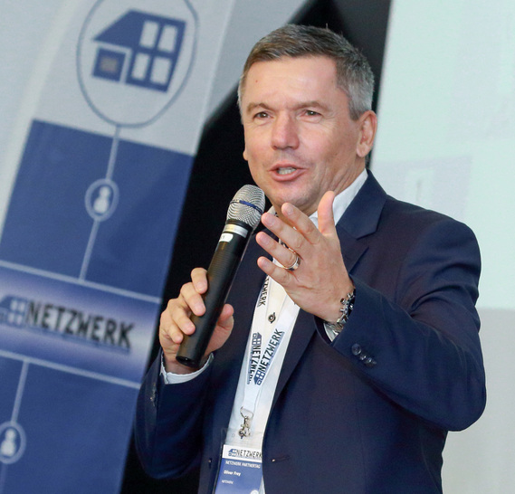 Netzwerker Oliver Frey übernimmt die Moderation, die beteiligten Unternehmen sind Partner in seinem Netzwerk.