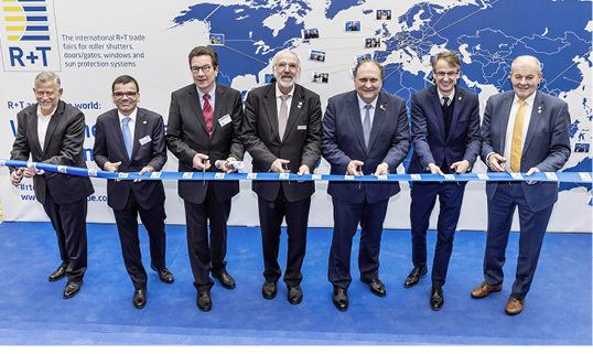 



(v. l.) Wilhelm Hachtel (Vorsitzender der IVRSA Industrievereinigung Rollladen-Sonnenschutz-Automation), Dr. Claus Schwenzer (Vorsitzender BVT – Verband Tore), Wolfgang Rudorf-Witrin (Präsident des Industrieverbandes Technische Textilien Rollladen – Sonnenschutz e. V.), Heinrich Abletshauser (Präsident des Bundesverbandes Rollladen + Sonnenschutz e. V.), Hans Peter Wollseifer (Präsident des Zentralverbandes des Deutschen Handwerks e. V.), Michael Föll (Aufsichtsratsvorsitzender der Landesmesse Stuttgart GmbH), Ulrich Kromer von Baerle (Geschäftsführer Messe).
