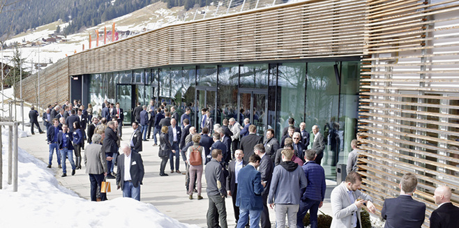 



Rund 300 Teilnehmerinnen und Teilnehmer kamen zum Fenster-Türen-Treff 2018, der vom 8. bis 9. März im verschneiten Alpbach in Tirol stattfand.

