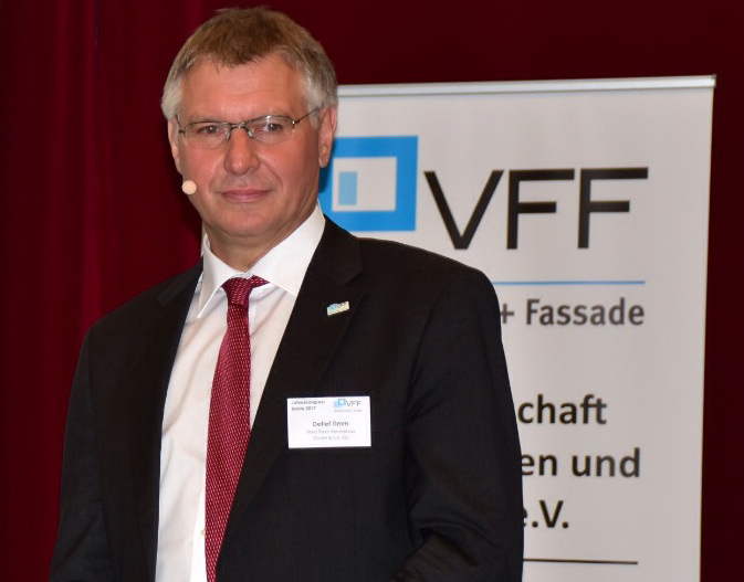 VFF-Präsident Detlef Timm eröffnete den Jahreskongress 2017 in Potsdam - © Daniel Mund / GLASWELT

