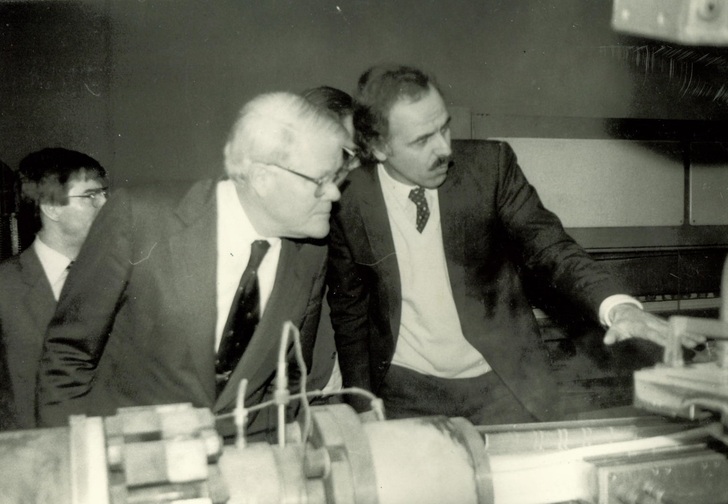 Per “Management-Buy-out“ gründet Manfred J. Seitz im Oktober 1982 zusammen mit 27 Mitarbeitern und sechs Extrudern die aluplast GmbH in Ettlingen bei Karlsruhe. - © aluplast
