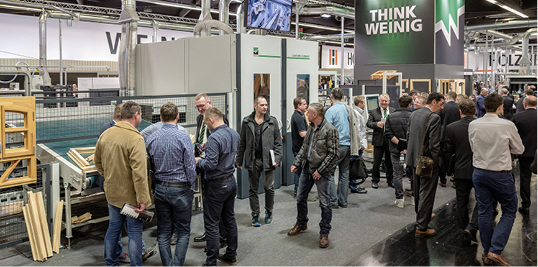 



Live Demos im Blickpunkt: Die Präsentationen von W4.0 digital und der vernetzten Fensterproduktion fanden viel Beachtung.
