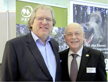 <p>
</p>

<p>
BPH-Geschäftsführer Heinz Blumenstein (r.) und Bernd Bielen vom IBT Netzwerk für Nachhaltigkeit
</p> - © Foto: Bundesverband ProHolzfenster

