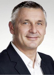 



Der 49-jährige Gordon Zapf stellt sich mit dem Wechsel zur Hella Gruppe einer neuen Herausforderung in der R+S Branche.
