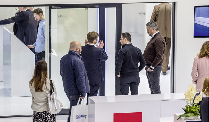 



Großflächenelemente stießen auf der Messe auf ein großes Besucherecho – hier am Stand von Inoutic.
